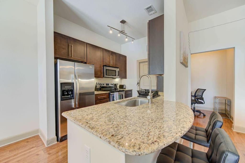 Cozy Apt Nrg Pool,Wi-Fi, Free Parking, Petsok! Houston Eksteriør billede