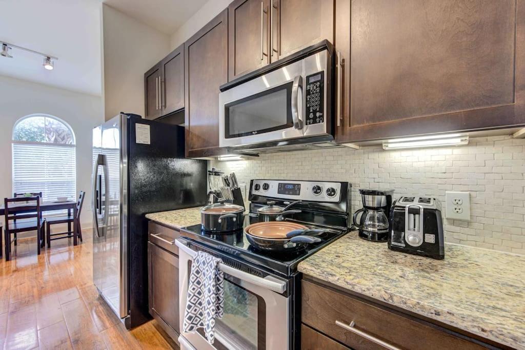 Cozy Apt Nrg Pool,Wi-Fi, Free Parking, Petsok! Houston Eksteriør billede