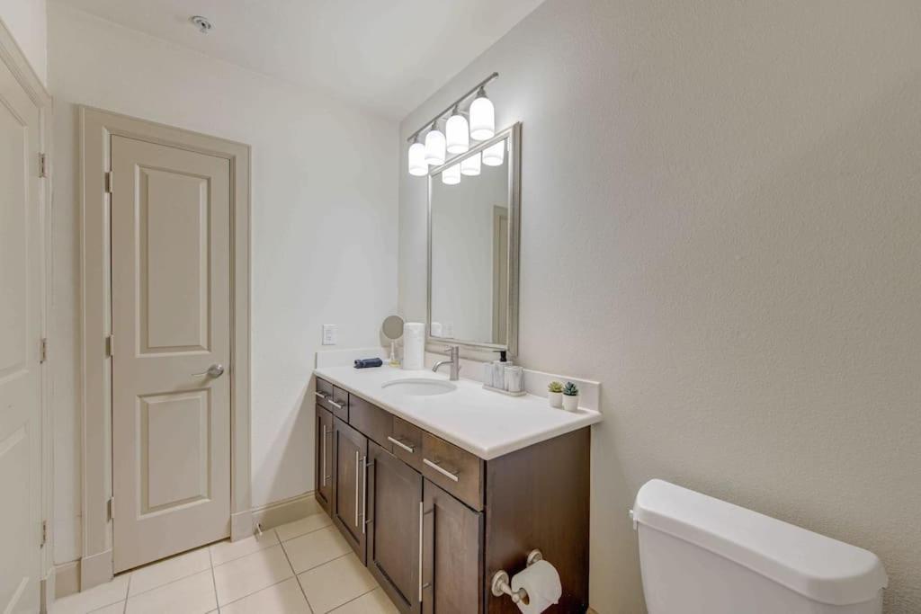 Cozy Apt Nrg Pool,Wi-Fi, Free Parking, Petsok! Houston Eksteriør billede